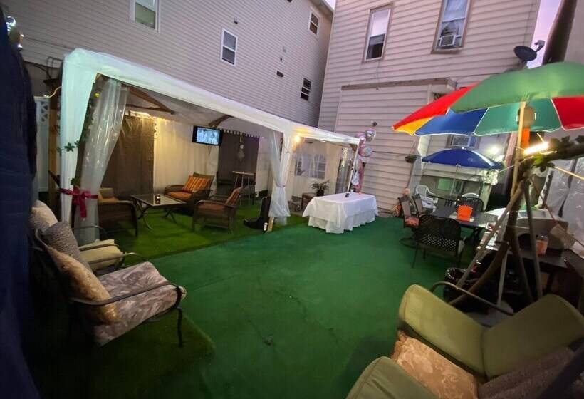 بنسيون Charming 2 Bedrooms Apt 10 Mins To Nycity