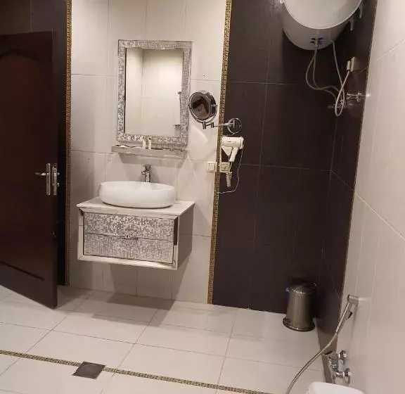رميس البخاري