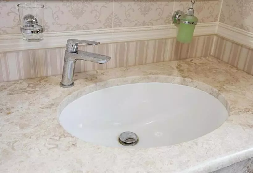 Retkeilymaja Chizay. мала гора