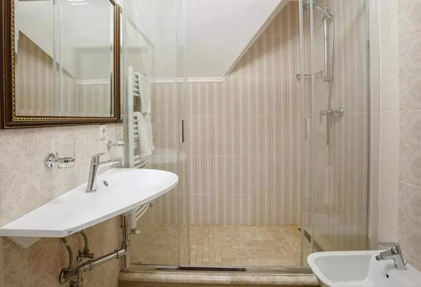 Retkeilymaja Chizay. мала гора