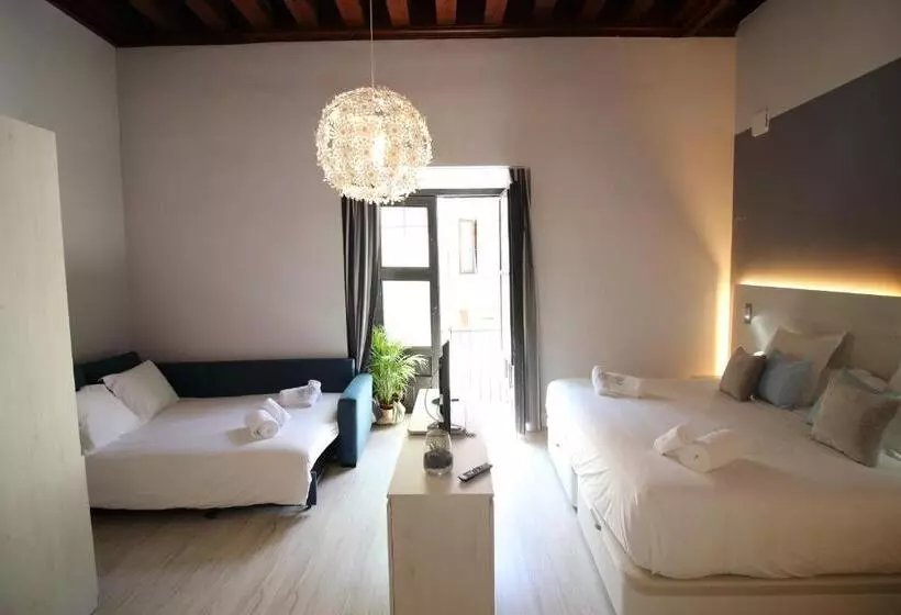 هتل Palacio La Floresta