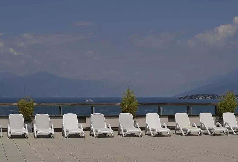 ホテル Acquaviva Del Garda