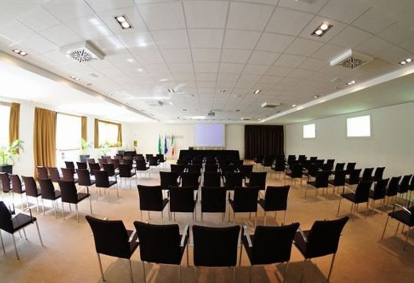 Отель Acquaviva Del Garda