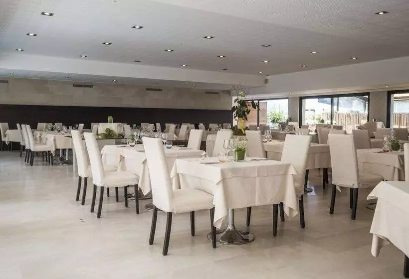 ホテル Acquaviva Del Garda