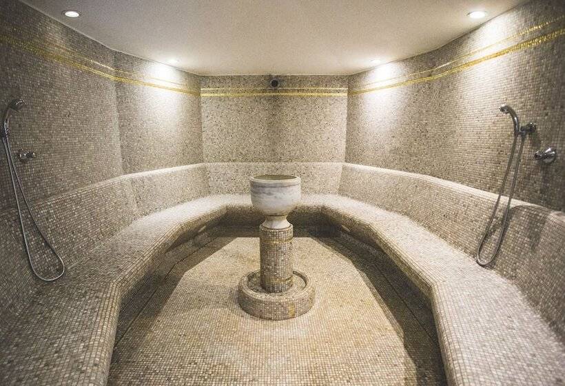 Отель Acquaviva Del Garda