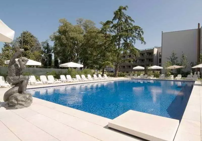 ホテル Acquaviva Del Garda