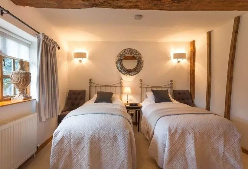 בית מלון כפרי Blounts Court Farm