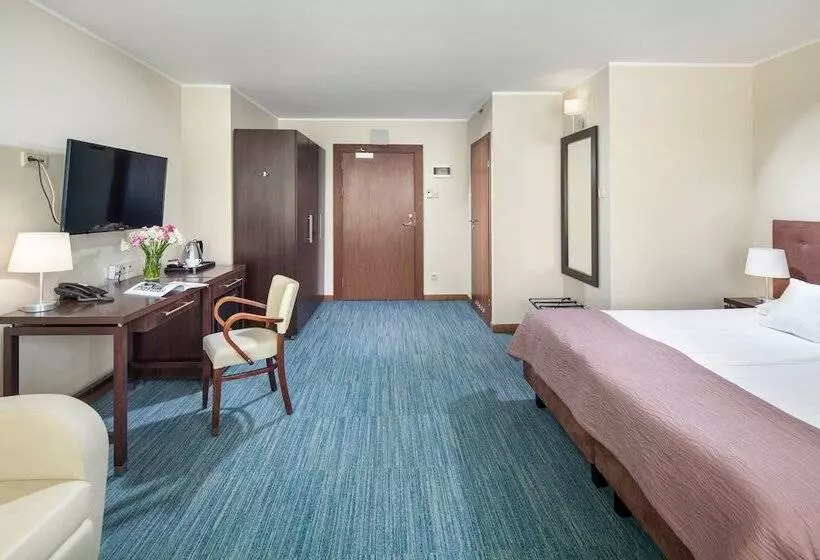 Отель Bonum Old Town