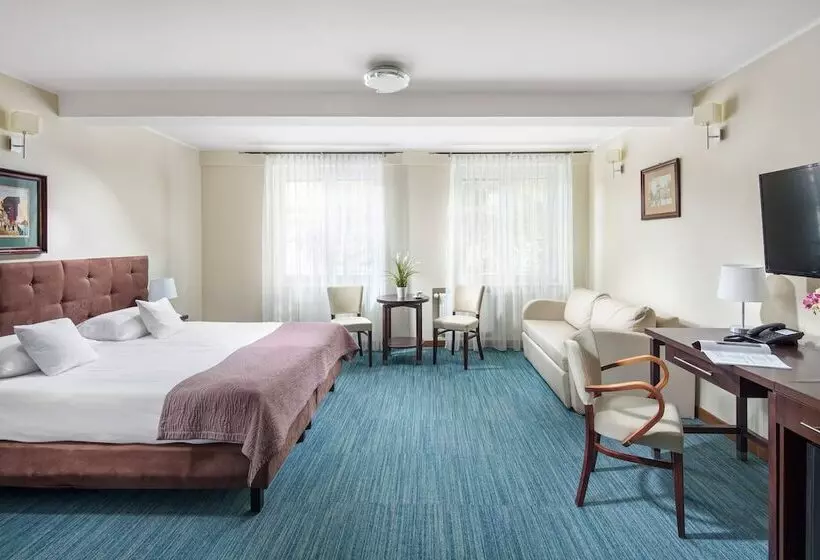 Отель Bonum Old Town