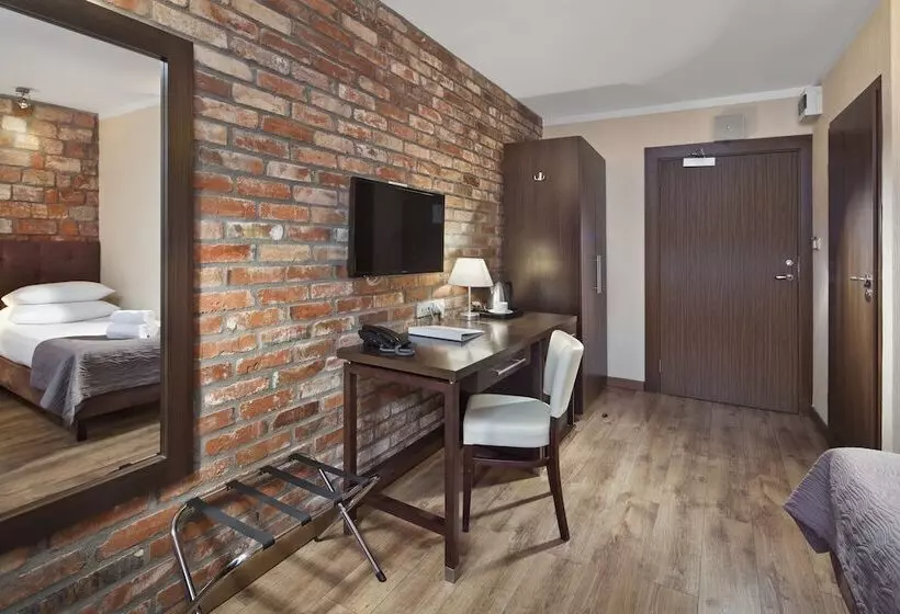 Отель Bonum Old Town