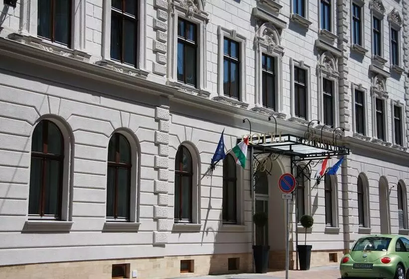 Отель Bristol Budapest
