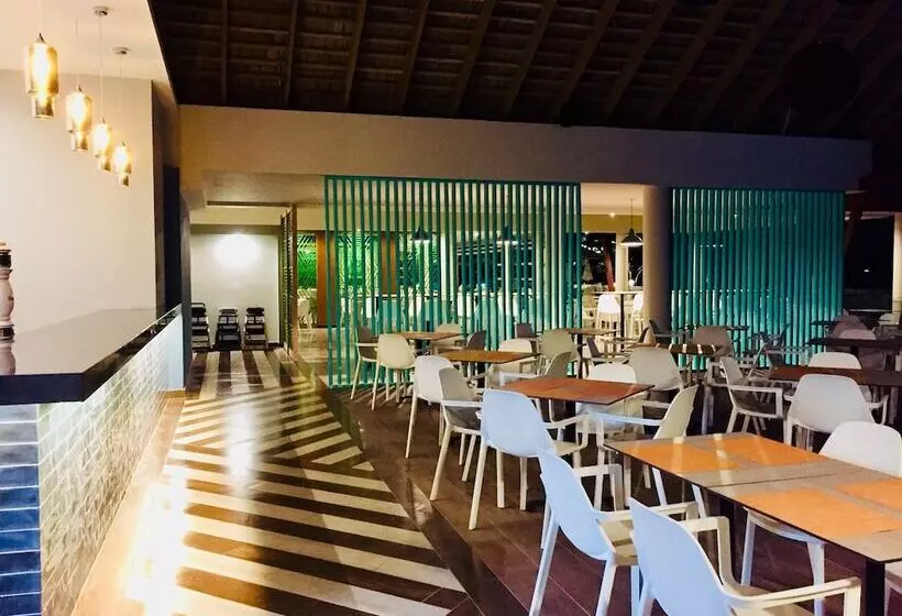 هتل Casa Marina Beach And Reef   All Inclusive