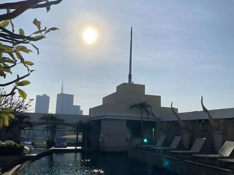 هتل The Davis Bangkok