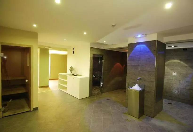 Отель Locanda Locatori