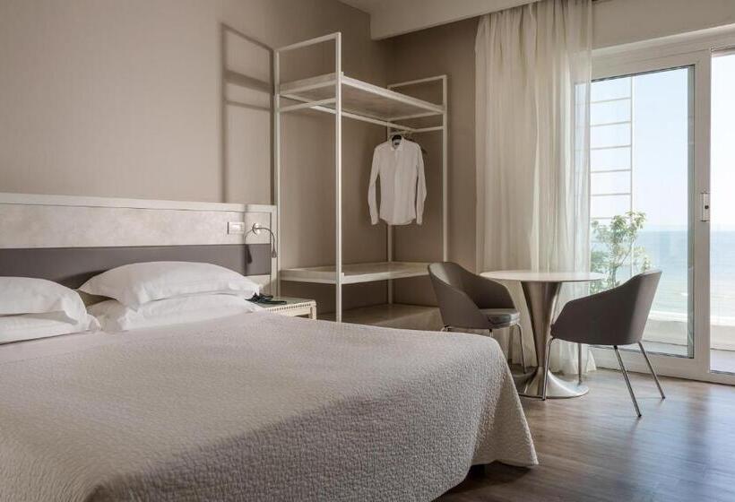 Отель Mediterraneo