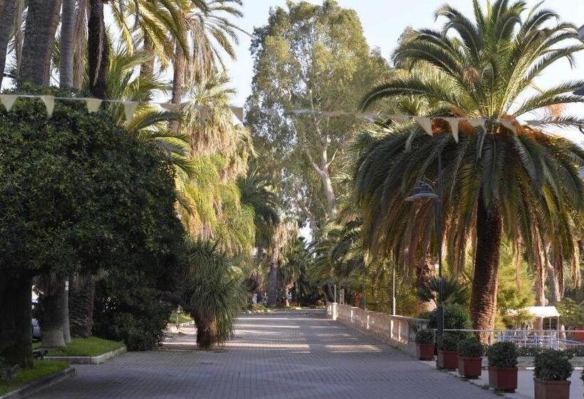 בית מלון כפרי Petit Royal