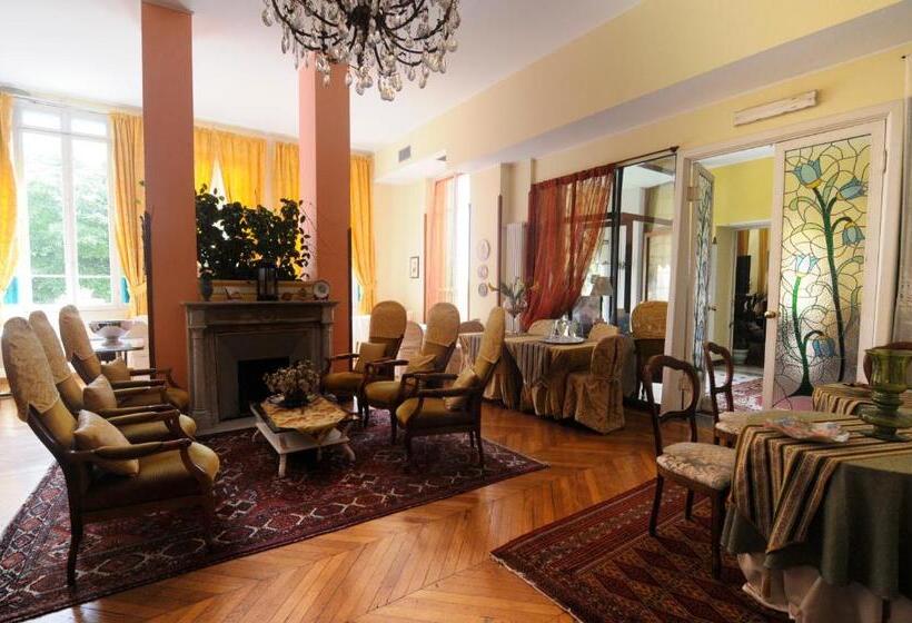 בית מלון כפרי Petit Royal