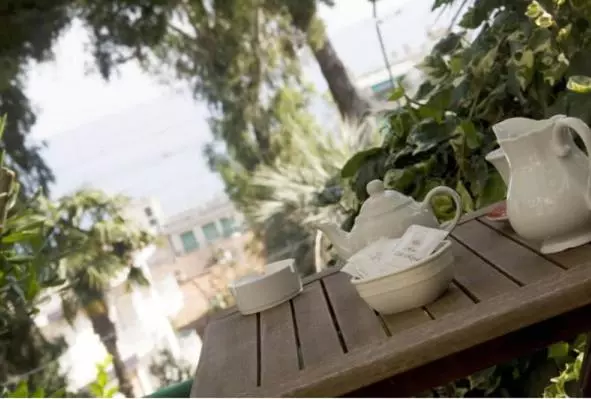 Отель Petit Royal