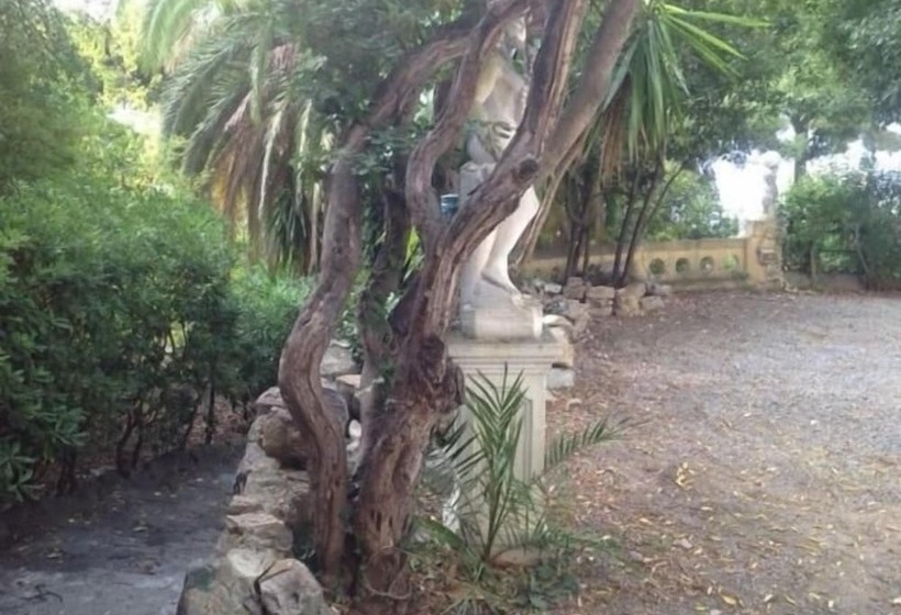 בית מלון כפרי Petit Royal