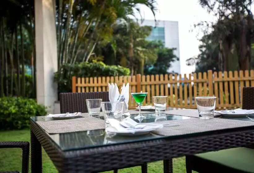 酒店 Radha Hometel