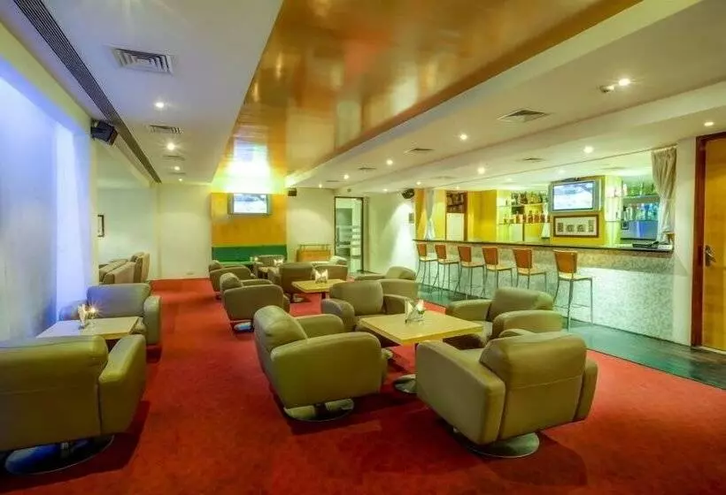 酒店 Radha Hometel