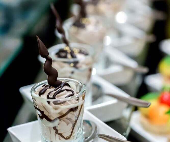 فندق Radha Hometel