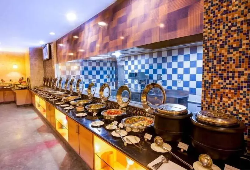 酒店 Radha Hometel