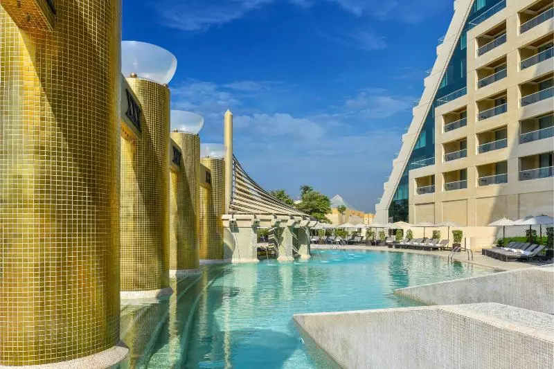 هتل Raffles Dubai