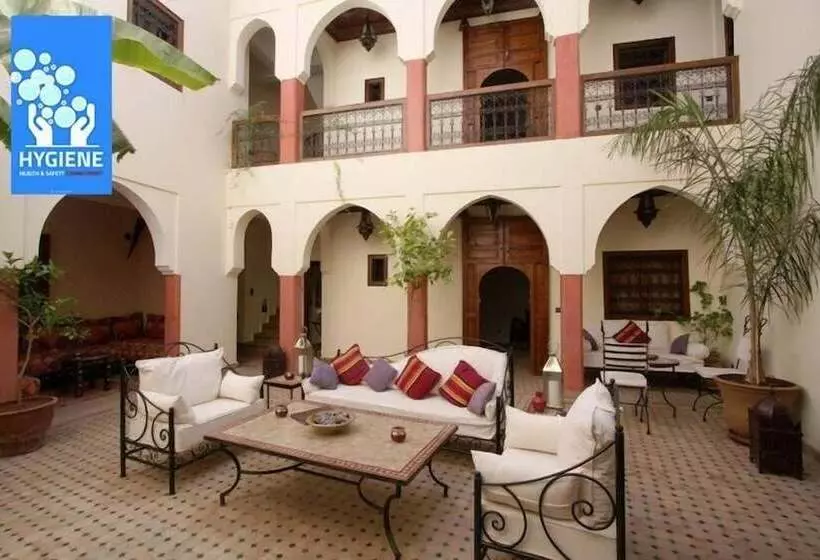 هتل Riad Petit Karmela