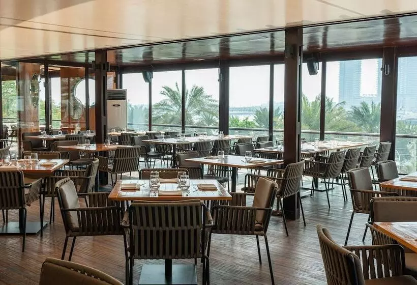 هتل The Westin Dubai Mina Seyahi Beach Resort And Waterpark