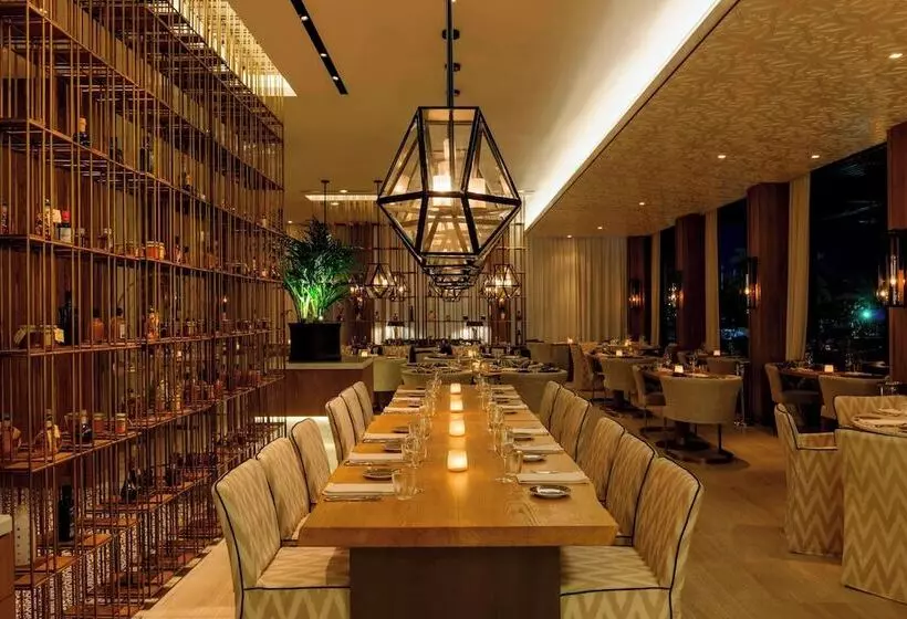 هتل The Westin Dubai Mina Seyahi Beach Resort And Waterpark