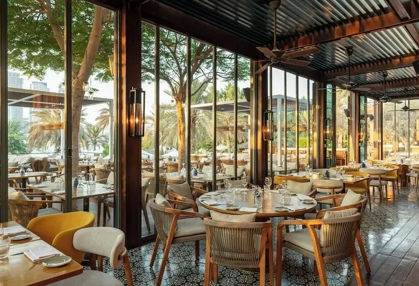 هتل The Westin Dubai Mina Seyahi Beach Resort And Waterpark