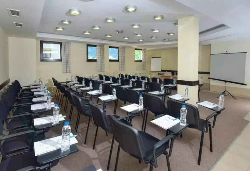 Rhodopi Home Hotel Chepelare   Half Board & Wellness