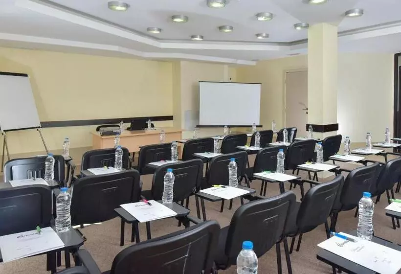 Rhodopi Home Hotel Chepelare   Half Board & Wellness