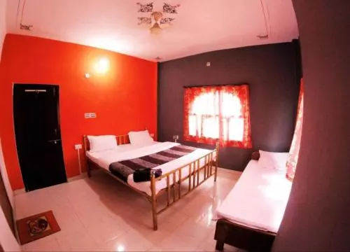 The Hostel Crown