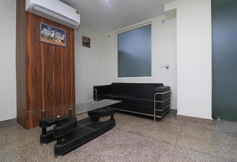 Hotel Capital O 22975 Global Inn