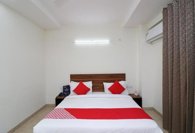 Hotel Capital O 22975 Global Inn