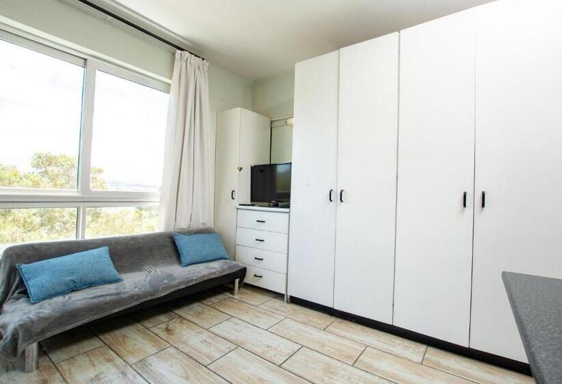 فندق False Bay Inn