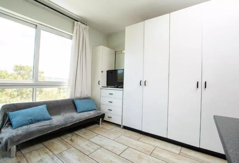 Hotelli False Bay Inn