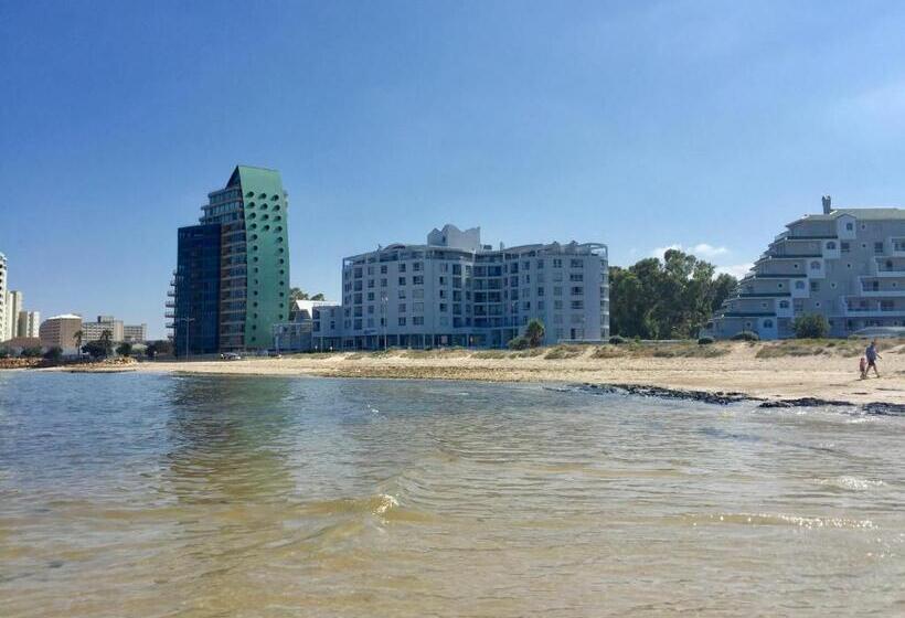 فندق False Bay Inn