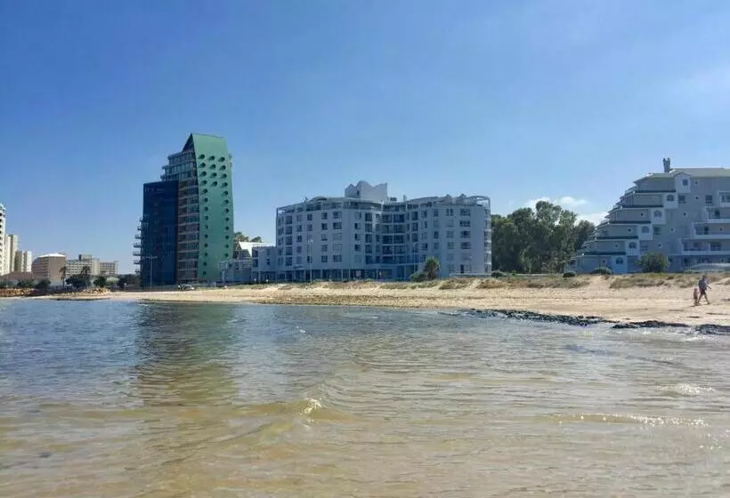 Hotelli False Bay Inn