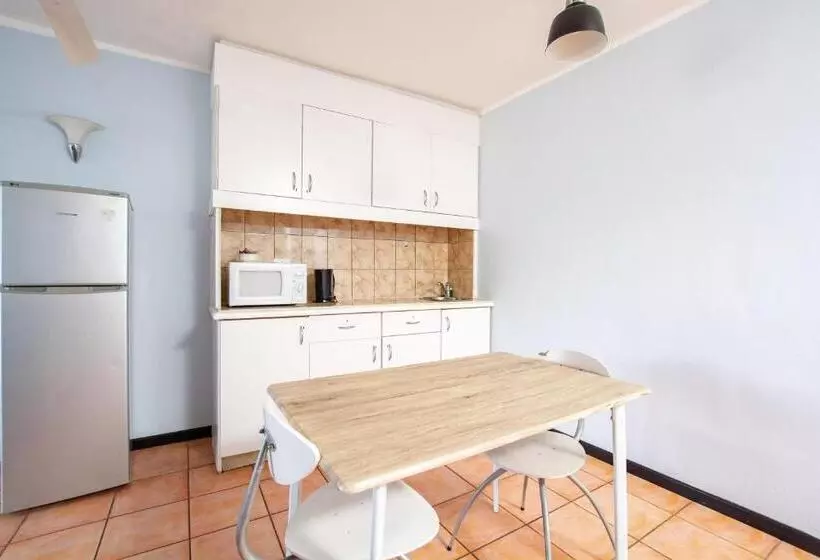 Hotelli False Bay Inn