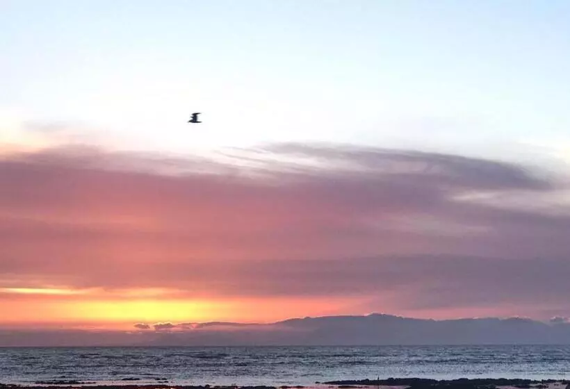 Hotelli False Bay Inn