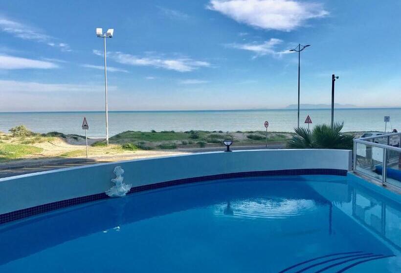 فندق False Bay Inn