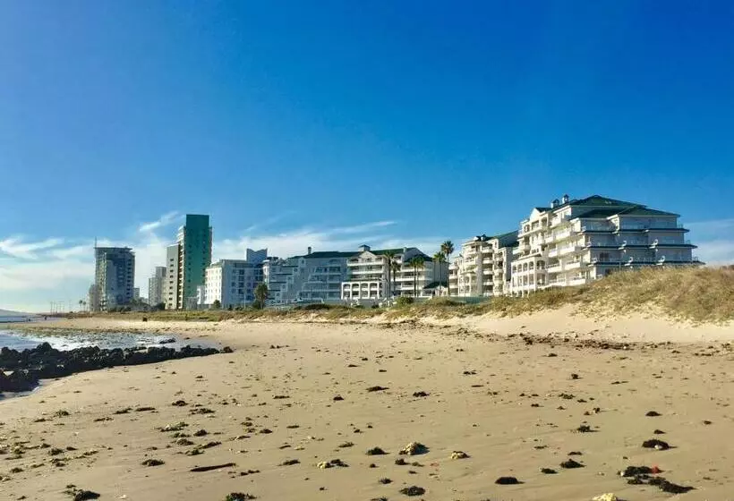 Hotelli False Bay Inn