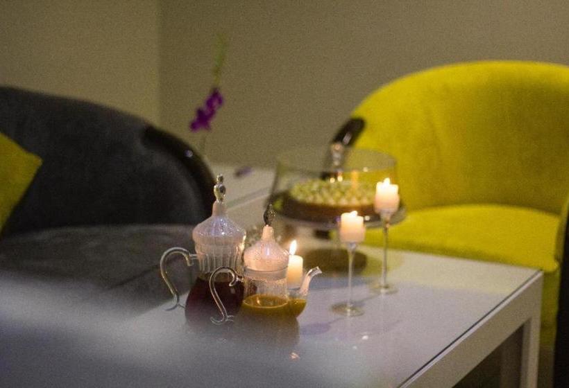 ホテル Manzel Aram 105