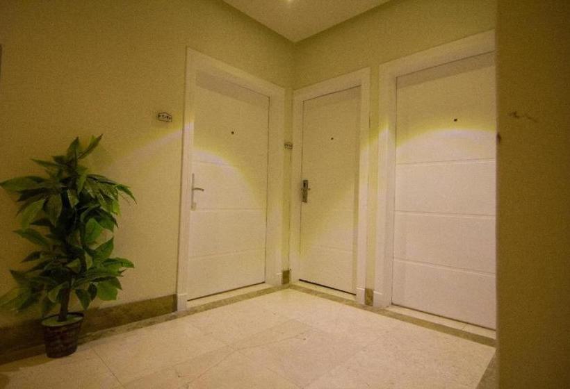 ホテル Manzel Aram 105