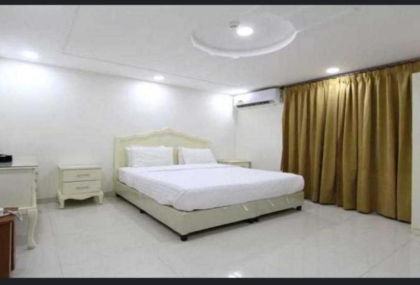 ホテル Manzel Aram 105