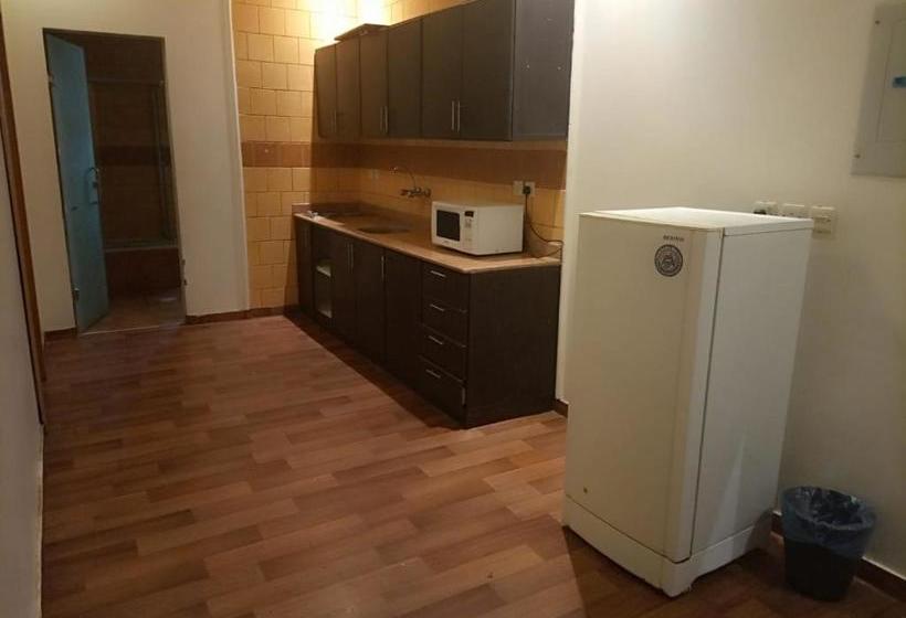 ホテル Manzel Aram 105