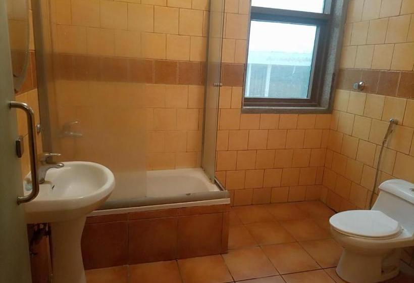 ホテル Manzel Aram 105